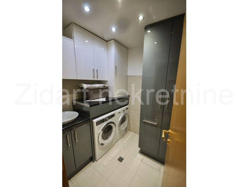 Квартира, 2476 м², 620 018$ — FAKTOR